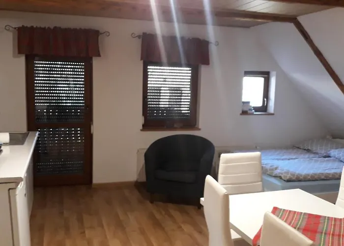 Nad Zlotym Potokiem شكلارسكا بوريبا