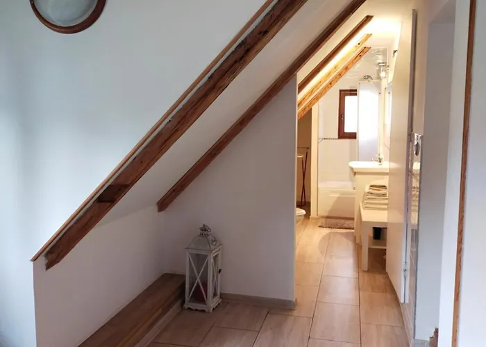 Nad Zlotym Potokiem شكلارسكا بوريبا