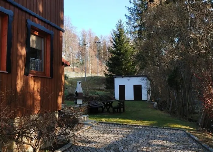 Nad Zlotym Potokiem * شكلارسكا بوريبا